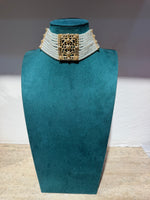 Collana Choker "Imperiale" Multi-Giro con Placca Traforata