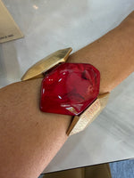 Bracciale Elasticizzato "Geometrie Cromatiche" con Maglie Esagonali Dorate e Resina Sfumata