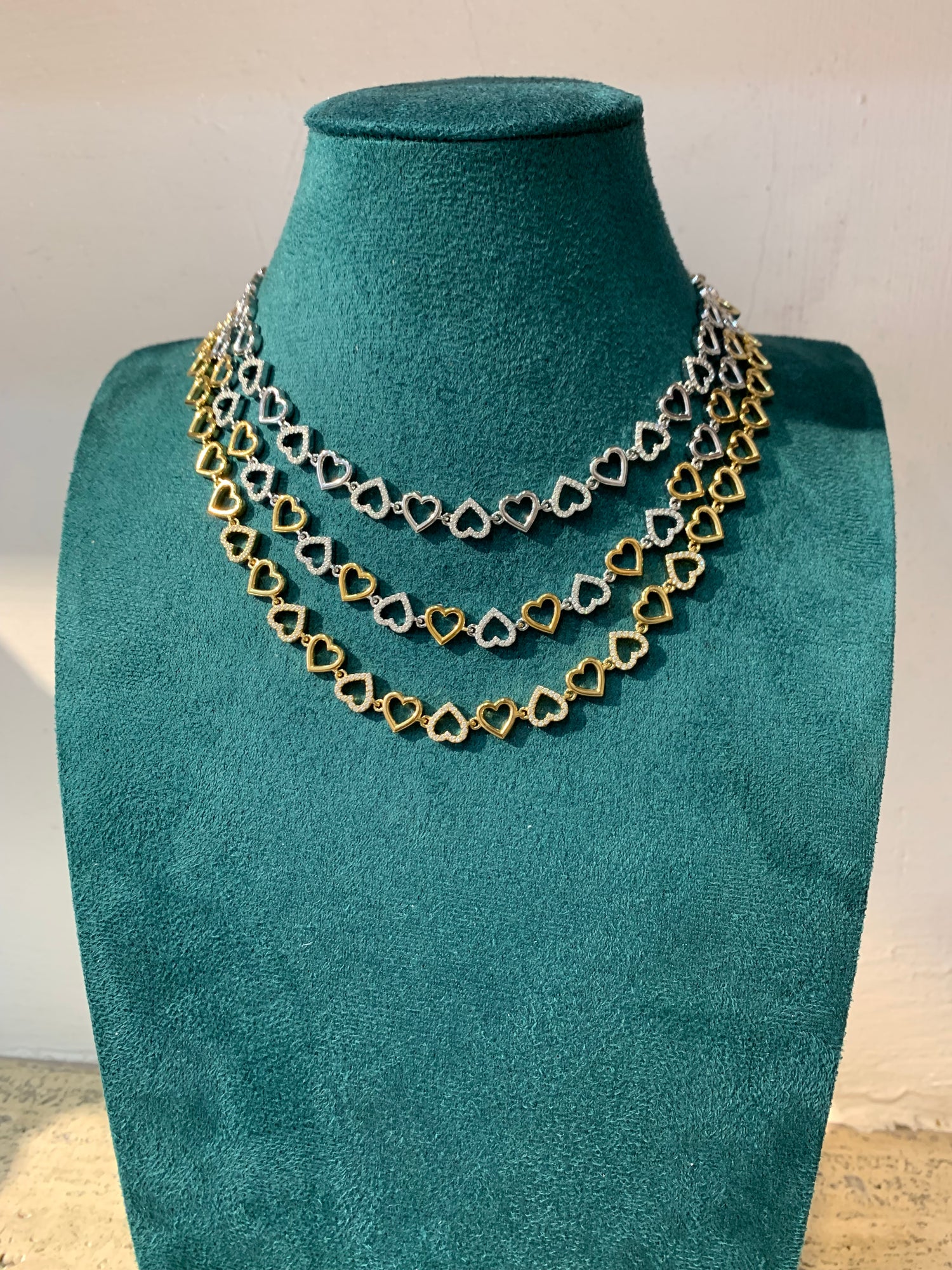 Collana cuori traforata