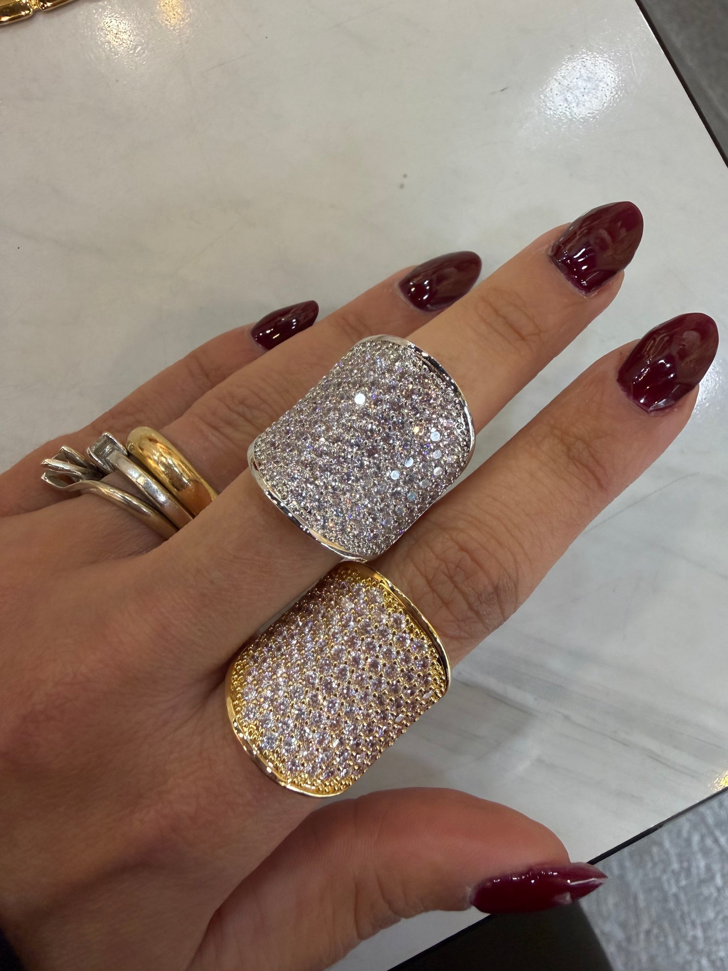 Anello Conco Zirconato