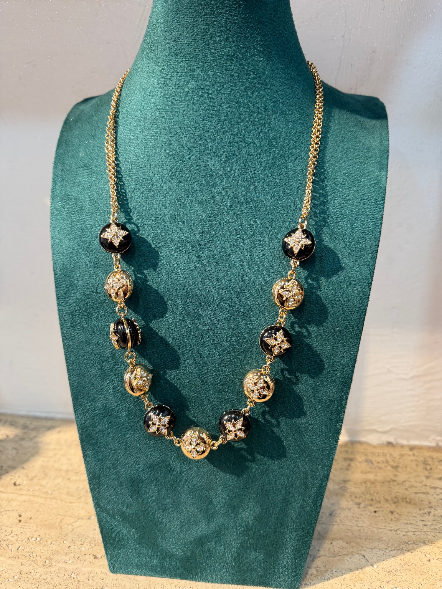 Collana Con Charm L V